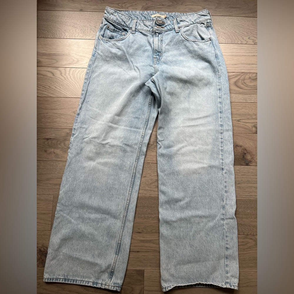 Levi's "Superlow" jeans
